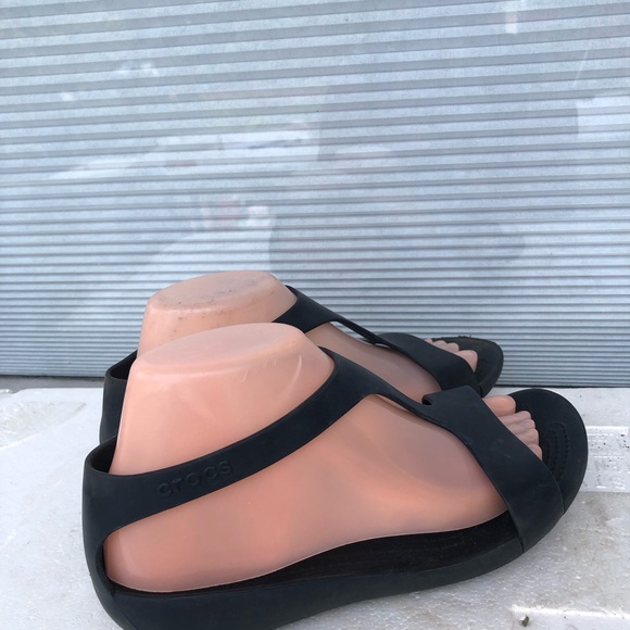 Crocs Women’s Black Rubber Slip On Gladiator Comfort Sandals Size W7 - Picture 2 of 13